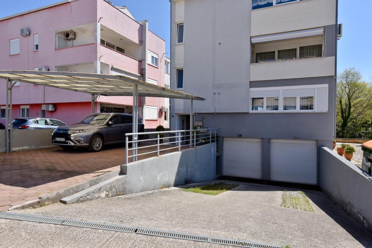 Apartment Nelly- Self Check-In Zadar Exterior photo